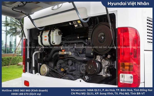 Xe khách Universe trang bị động cơ D6CK