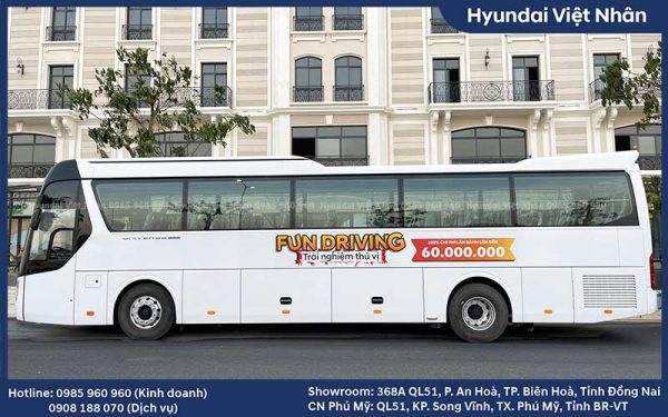 Giá xe 47 chỗ Universe mới nhất