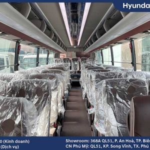 Trang bị nội thất khoang hành khách trên xe universe 47 chỗ