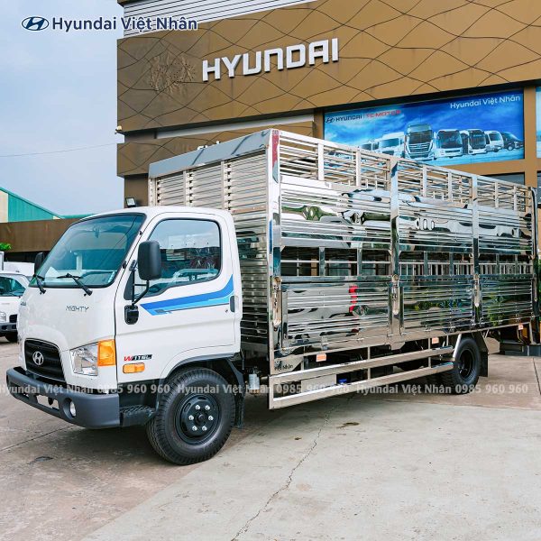 Hyundai 7 tấn W11SL chở gia súc