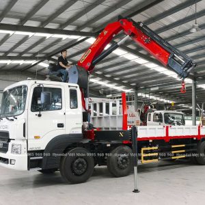 Xe cẩu 15 tấn HD320 gắn cẩu 8 tấn Palfinger PK 18500