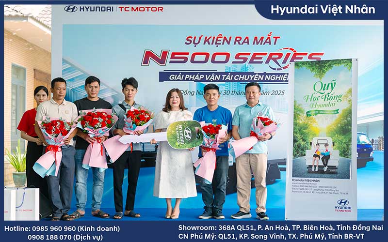Bàn giao xe Hyundai trong ngày Sự kiện