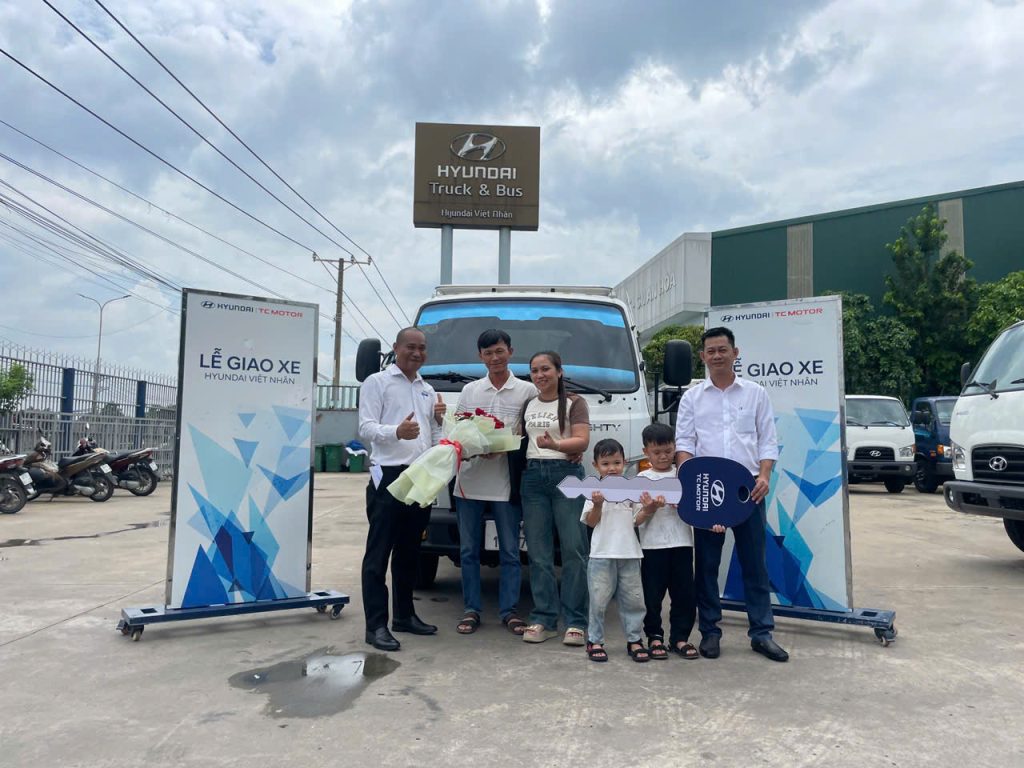 bàn giao xe tải hyundai