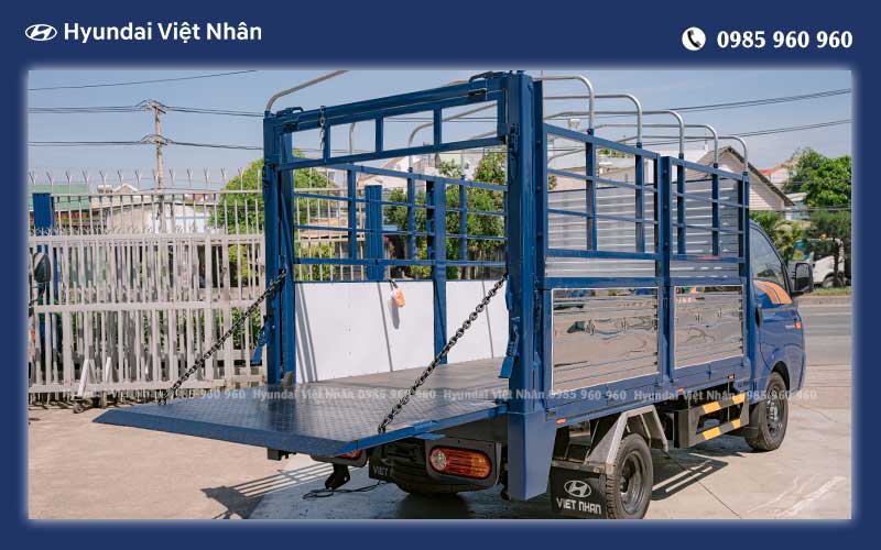 Xe tải 1.5 tấn mui bạt bửng nâng Hyundai H150