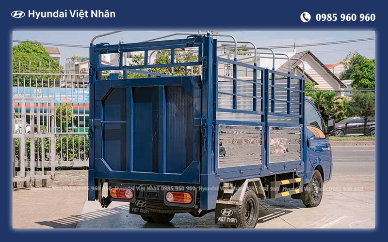 Xe tải nhỏ gắn bửng nâng H150