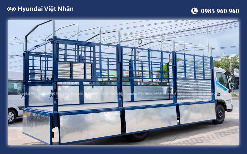 Thùng bạt chở hàng khô trên nền xe Hyundai EX900XL, tải 5 tấn