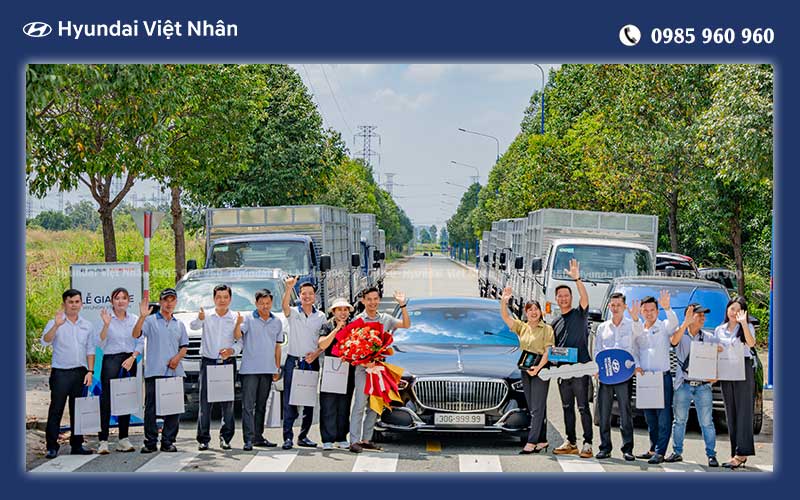 Bàn giao lô 10 xe tải trung Hyundai