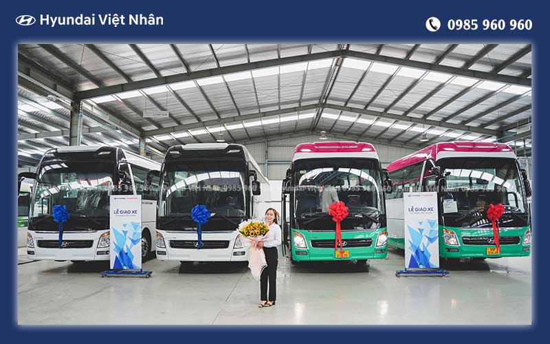 Bàn giao lô xe Hyundai 47 chỗ