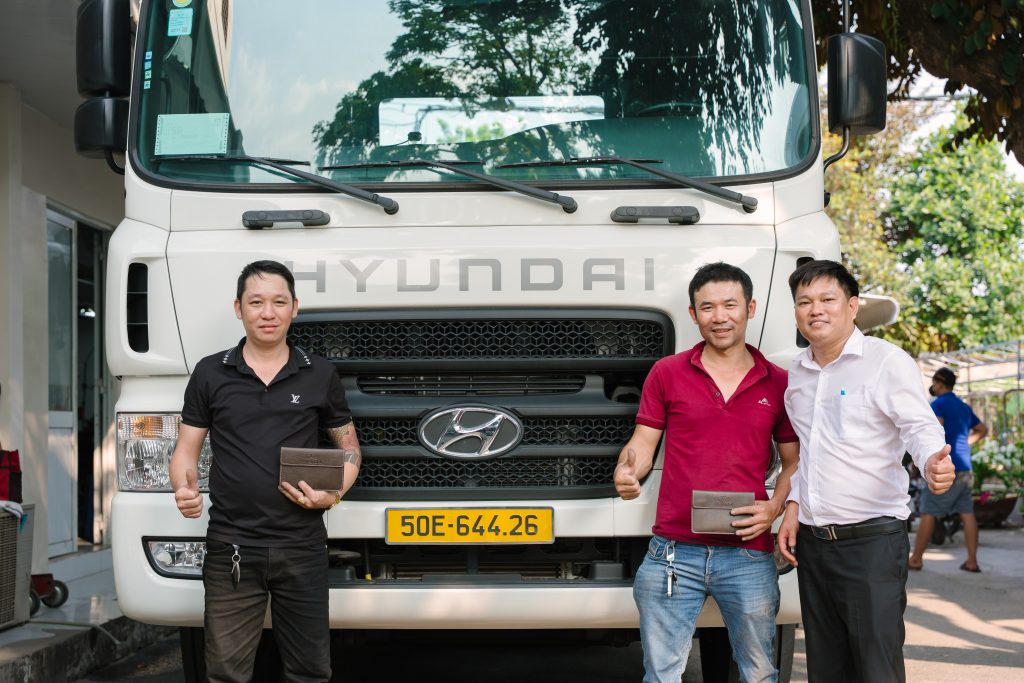 bàn giao xe tháng 03