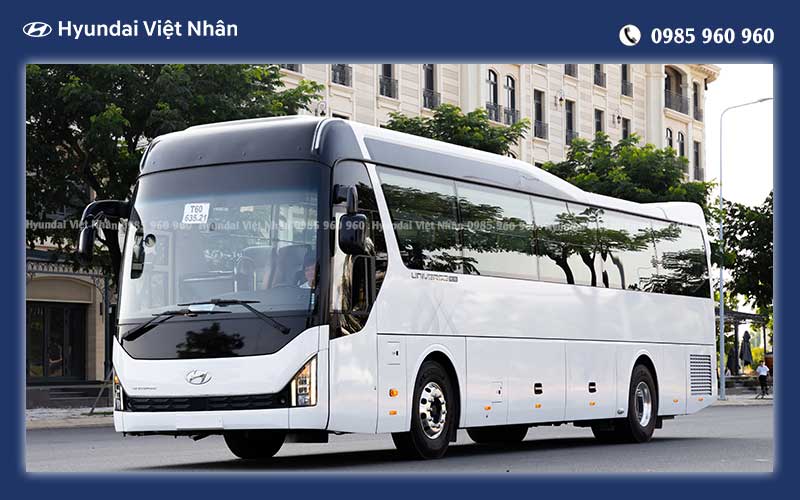 Xe 47 chỗ Hyundai Universe mẫu mới Prestige
