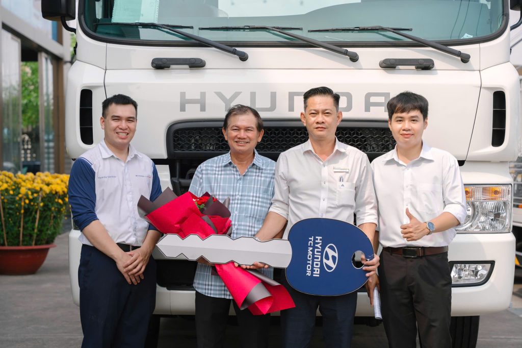 bàn giao xe tháng 03