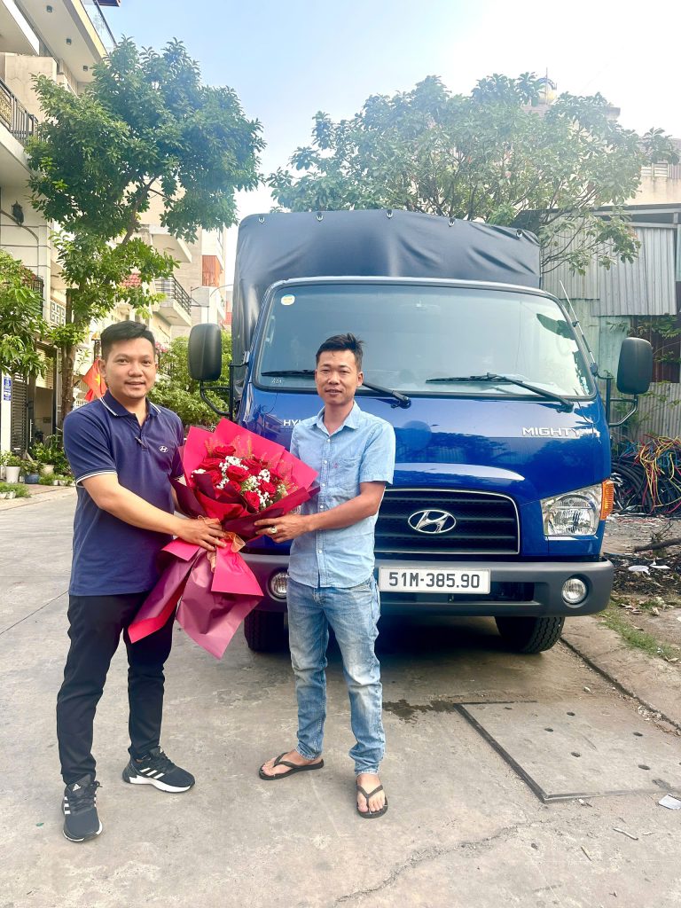 bàn giao xe tháng 03